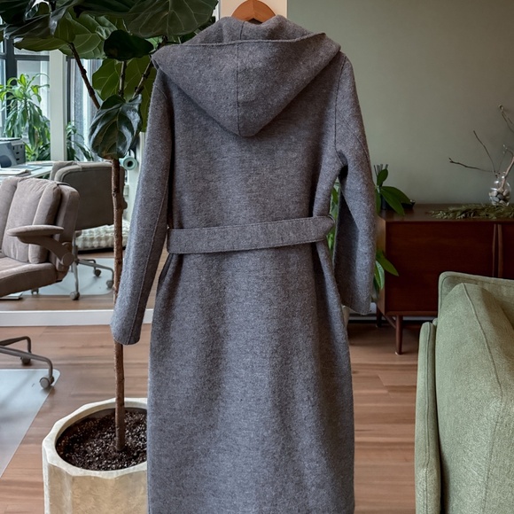 Wool hooded jacket with tie - Picture 4 of 8